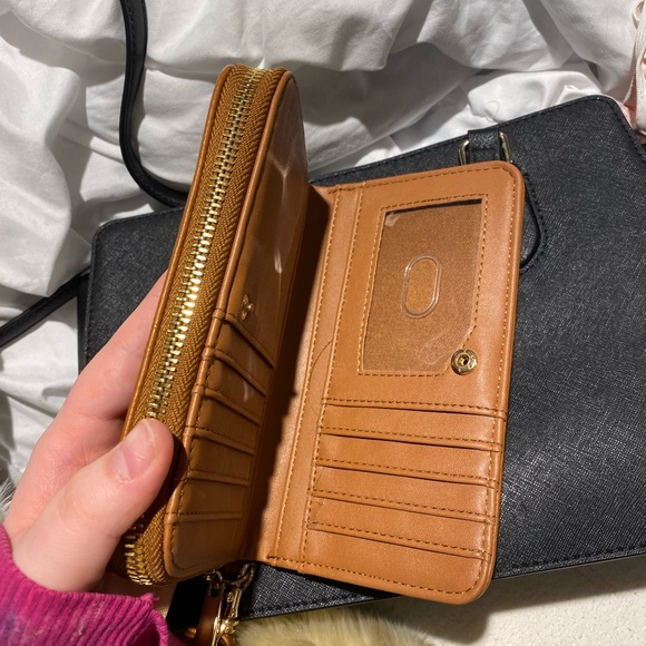 wallet - Picture 2 of 4